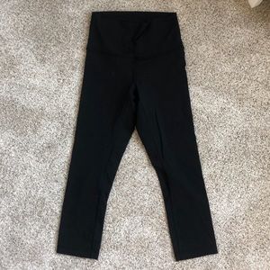 Black cropped Lululemon align leggings